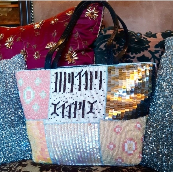 Fendi Handbags - SALE!❤FENDI RARE VINTAGE BEADED TOTE